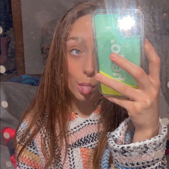 Meet your Posher, Hannah - Picture 1 of 1